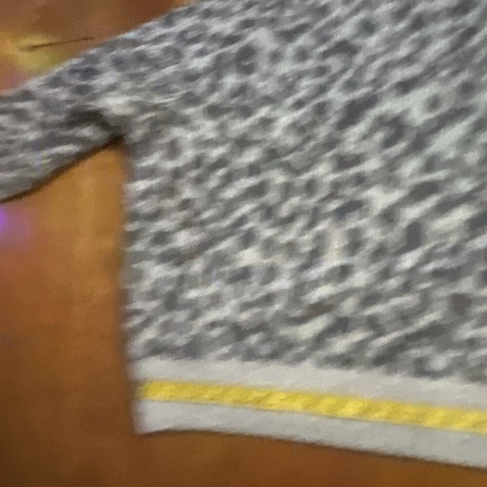 Old Navy Cheetah Print Sweater Size Medium Beige Gray Cozy Crewneck Knit Animal - Picture 5 of 10